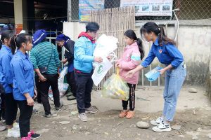 Lào Cai: Tuyên truyền chống rác thải nhựa tại các chợ vùng cao